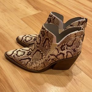 NIB Vince Camuto Boots (Reptile)